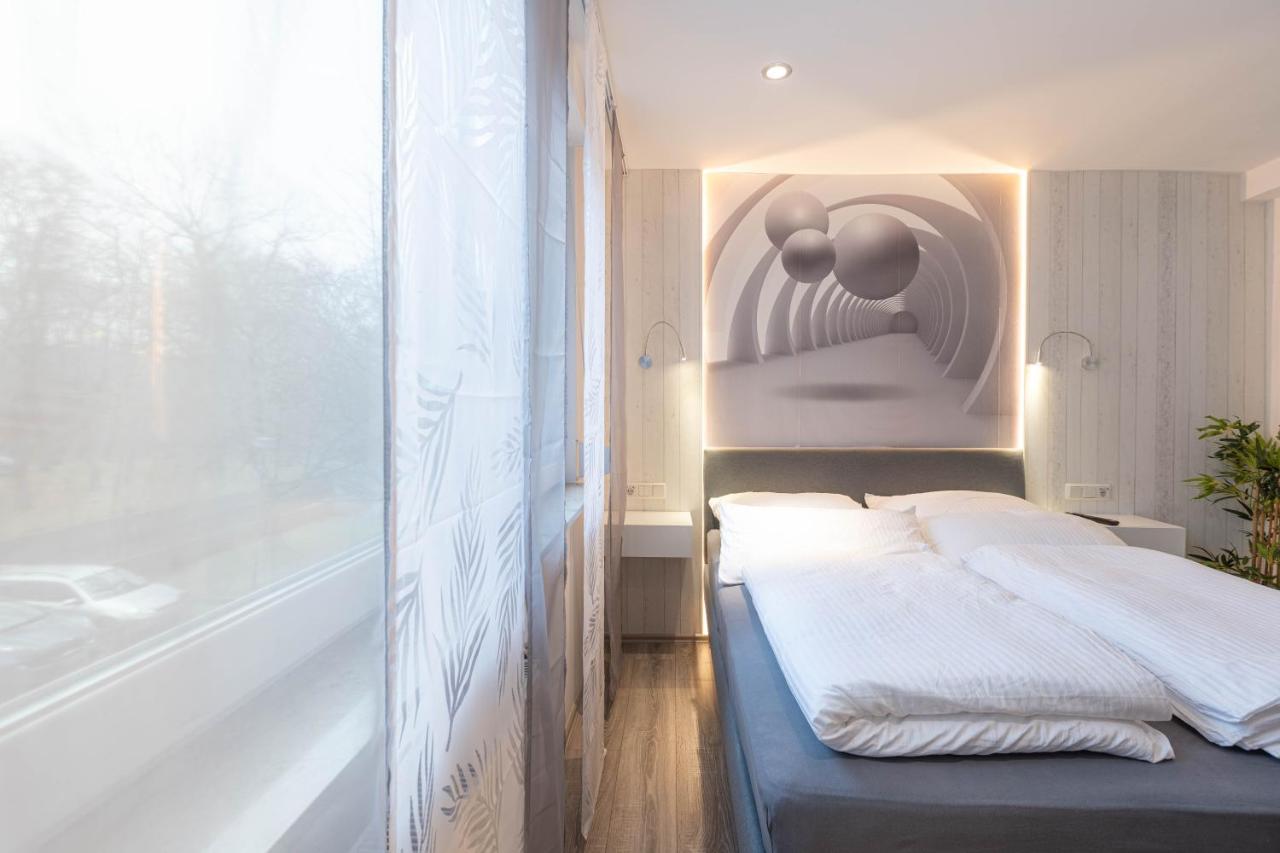 Messe-Hotelzimmer-Einzimmerappartement Леверкузен Екстериор снимка