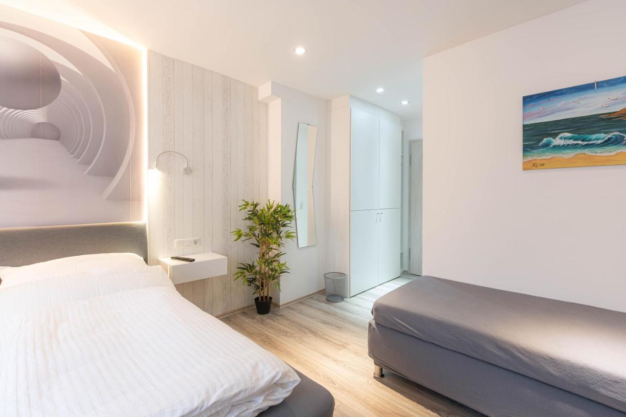 Messe-Hotelzimmer-Einzimmerappartement Леверкузен Екстериор снимка