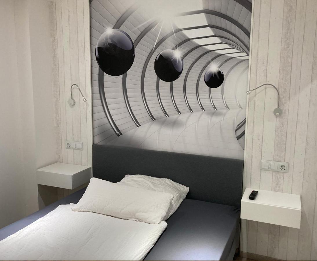 Messe-Hotelzimmer-Einzimmerappartement Леверкузен Екстериор снимка