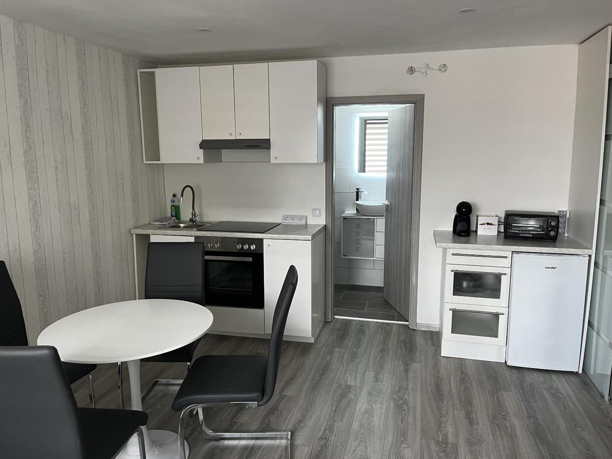 Messe-Hotelzimmer-Einzimmerappartement Леверкузен Стая снимка